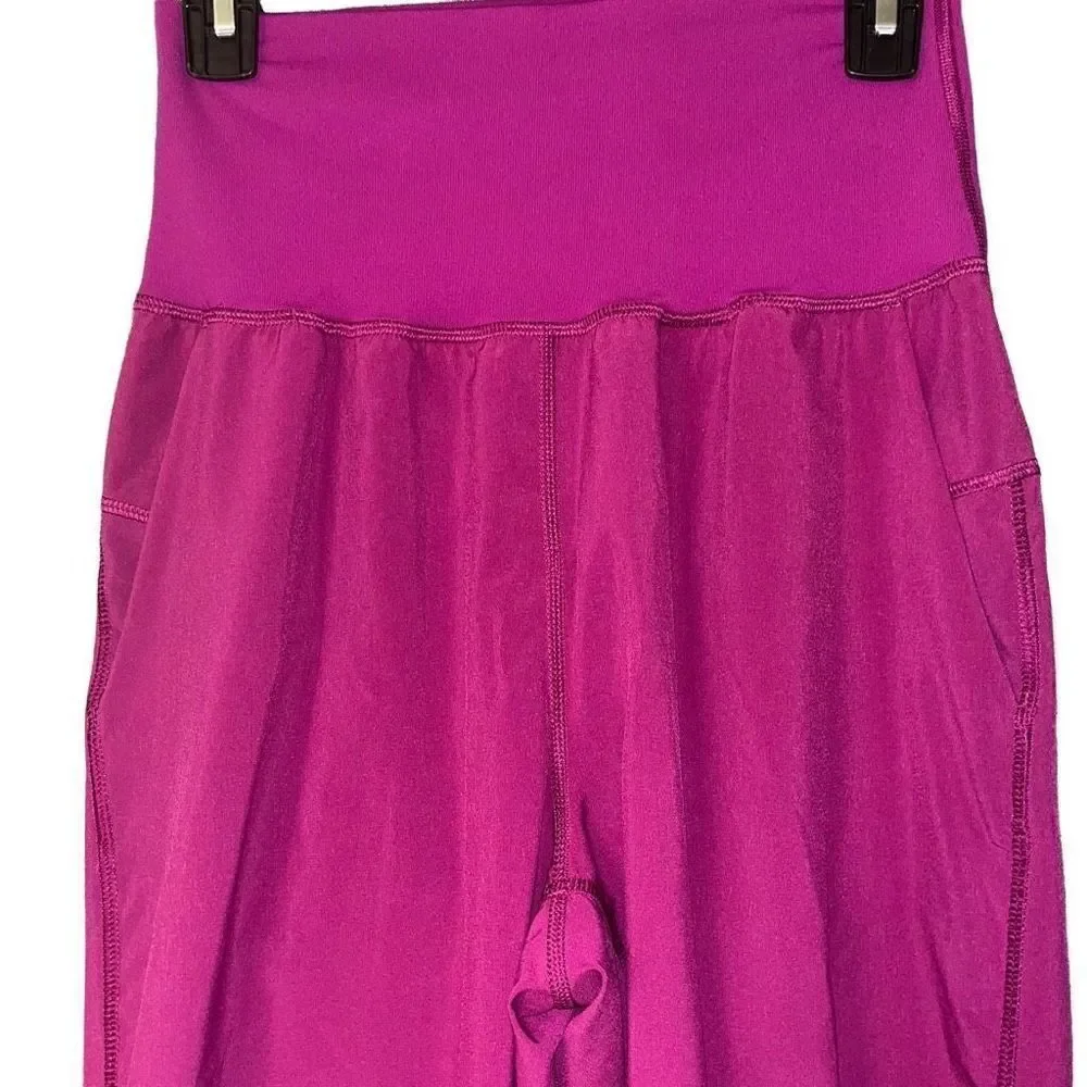 Lululemon Magenta High Rise Cropped Jogger Pants Tulip‎ Hem Purple Size 6